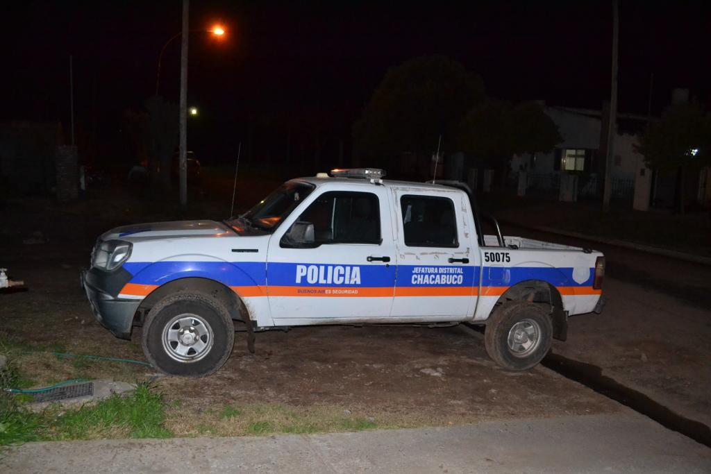 movil-policia-rawson-noche-1.7.15-0011