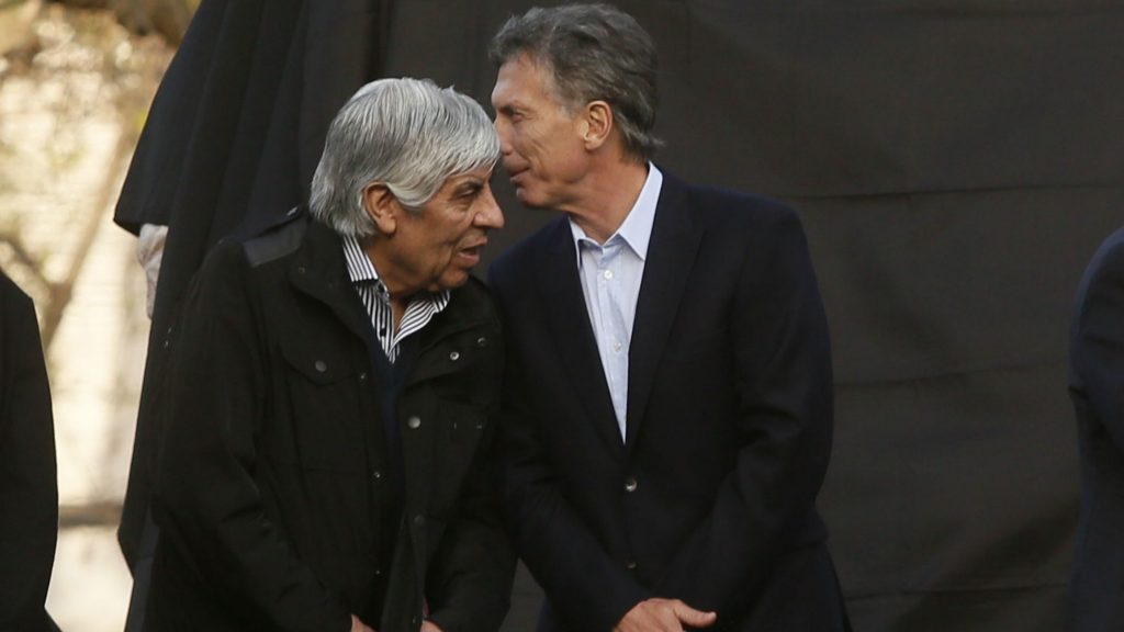 cumbre-macri-moyano-1