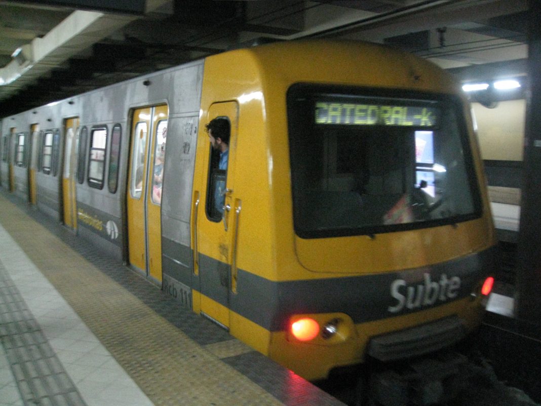 Buenos_Aires_Subte_D_2